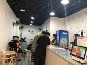 郴州職業(yè)技術(shù)學(xué)院后街旺鋪轉(zhuǎn)讓,合適早餐店 飲品 麻辣燙 眼鏡店 理發(fā)店 串串 鹵味小吃等